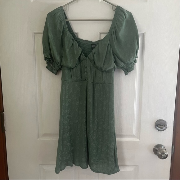 wild fable Dresses & Skirts - Wild Fable puff sleeve floral short dress S